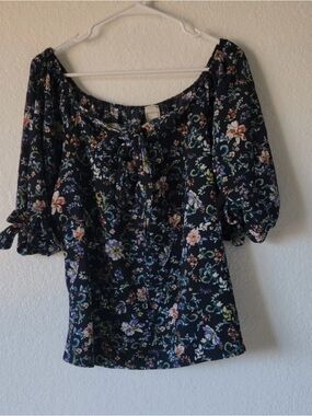 Lilian Navy Floral Smocked Blouse
Woodland Fox Deer Puff
Sleeve Top
